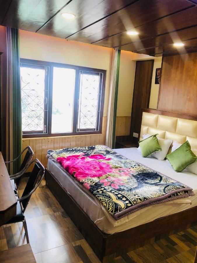 Valley Crown B&B Шимла Екстериор снимка