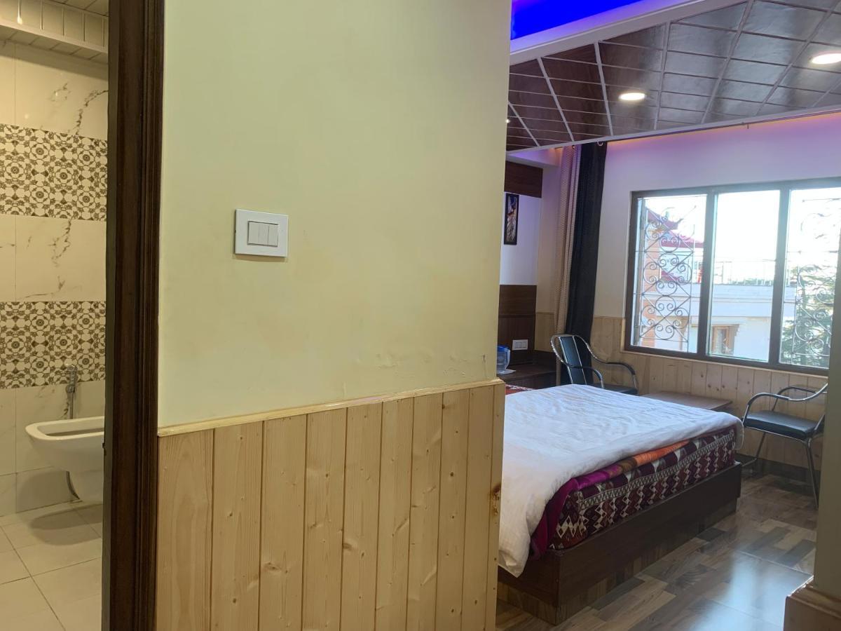 Valley Crown B&B Шимла Екстериор снимка