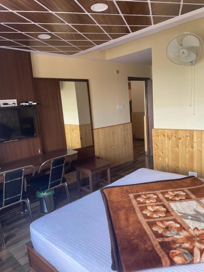 Valley Crown B&B Шимла Екстериор снимка